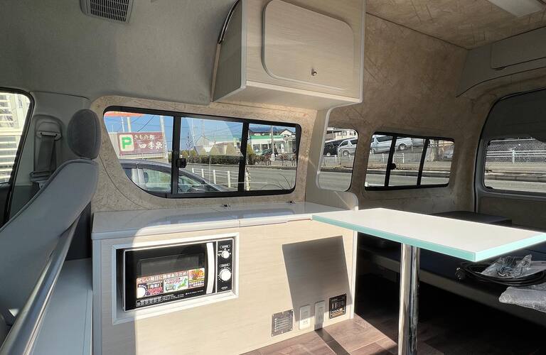 ハイエースをご要望に沿うキャンプ仕様にカスタムいたします | 愛知で中古車なら自社製作できるRED LINE